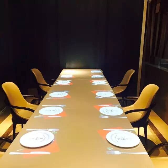 公司成功打造郑州裸眼3D魔法餐厅